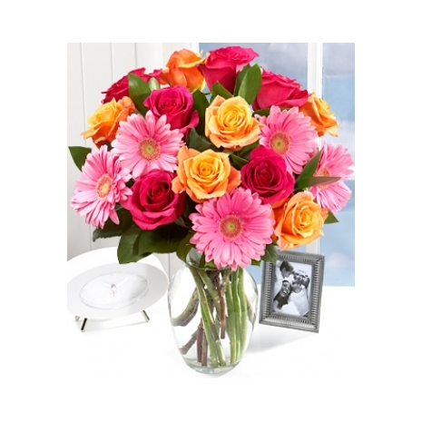 6 Red & 6 Yellow Roses in Vase with Gerbera